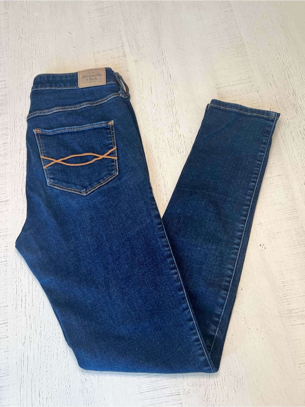 Abercrombie & Fitch Dark Wash High Rise Skinny Jeans Size 6 / 28 Regular